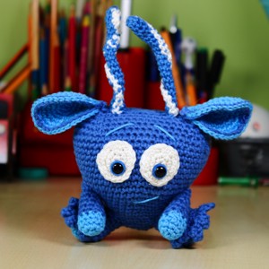 Monstrul Bluu, , , 16 cm inaltime inclusiv cornul , figurina amigurumi crosetata din fire 100% bumbac. Bazat pe modelu..., ARTYNOS