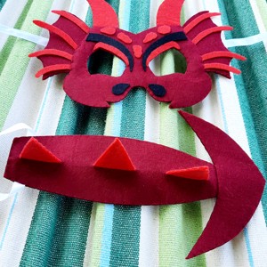 Costum de carnaval dragon rosu - Artynos.ro
