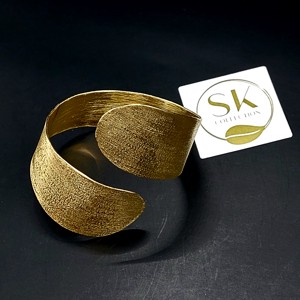 Brățară largă minimalistă din alamă -  - Artynos.ro Brățară largă minimalistă din alamă -  - Artynos.ro