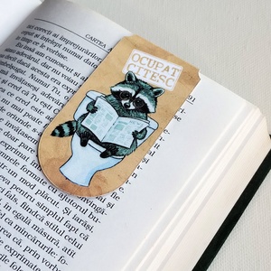 Semn de carte magnetic Ocupat. Citesc - Raton la toaleta - Artynos.ro