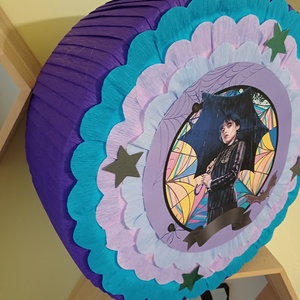Piñata pinata Wednesday  - jucării și echipamente pentru copii - jocuri de rol - Artynos.ro