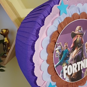 Piñata pinata piniata Fortnite  - jucării și echipamente pentru copii - jocuri de mișcare - Artynos.ro
