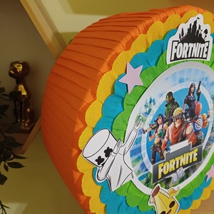 Piñata pinata piniata Fortnite  - jucării și echipamente pentru copii - jocuri de rol - Artynos.ro