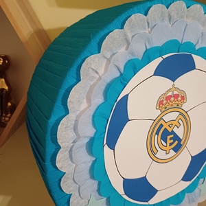 Piñata pinata piniata Real Madrid fotbal - jucării și echipamente pentru copii - jocuri de mișcare - Artynos.ro