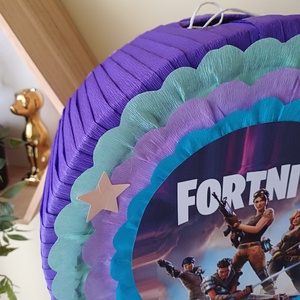 Piñata pinata Fortnite piniata  - jucării și echipamente pentru copii - jocuri de mișcare - Artynos.ro