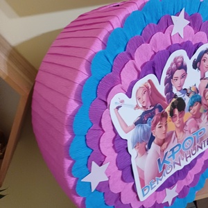 Piñata pinata piniata K-Pop Demon Hunters - jucării și echipamente pentru copii - jocuri de mișcare - Artynos.ro