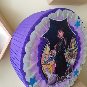 Piñata pinata piniata Wednesday  - jucării și echipamente pentru copii - jocuri de mișcare - Artynos.ro