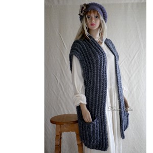 BETTI - vestă tricotată manual din lână, pulover / gri - îmbrăcăminte și modă - haine damă - hanorace, cardigane - Artynos.ro