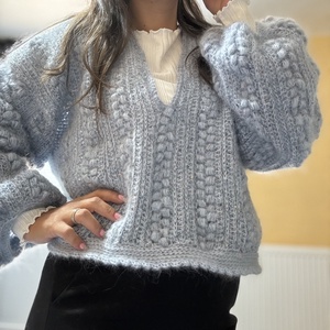 Pulover handmade �Soft Winter - îmbrăcăminte și modă - haine damă - bluze damă - Artynos.ro