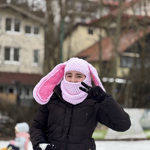 Cagula “Iepuras de plus” - 10-20+ ani, Imbracaminte si moda, Esarfe, palarii, fularuri, Caciula, Crosetat, Cagula crosetata manual, realizata din fir velluto catifelat, extrem de moale si placut la atingere..., ARTYNOS