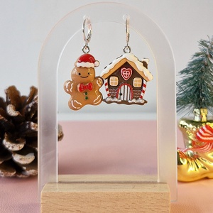 Cercei cu Omuletul de turta dulce si casa sa, Bijuterii, Cercei, Cercei din rasina, Altele, ARTYNOS