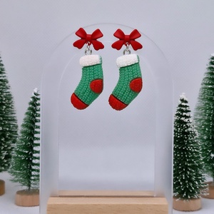 Cercei cu fundițe roșii și sosete verzi - crăciun - cadouri de moș crăciun - cadouri de moș crăciun - Artynos.ro