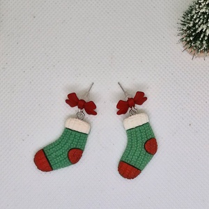 Cercei cu fundițe roșii și sosete verzi - crăciun - cadouri de moș crăciun - cadouri de moș crăciun - Artynos.ro