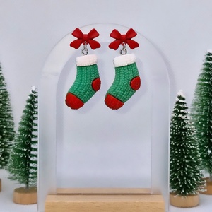 Cercei cu fundite rosii si sosete verzi, Craciun, Cadouri de Mos Craciun, Cadouri de Mos Craciun, Altele, ARTYNOS