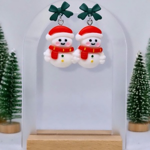 Cercei cu fundite verzi si oameni de zapada - Artynos.ro