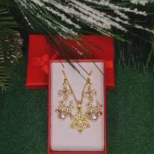 Set placat cu aur de 18K cu reni si fundite de zirconiu - Artynos.ro