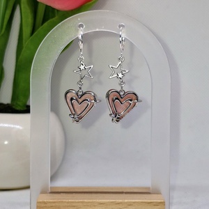 Cercei argint 925 cu stele și inimi în relief - bijuterii - cercei - cercei din argint - Artynos.ro