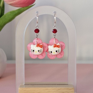 Cercei argint 925 cu Hello Kitty - bijuterii - cercei - cercei din argint - Artynos.ro
