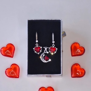 Set argint 925 cu semilună și inimi roșii - bijuterii - cercei - cercei din argint - Artynos.ro