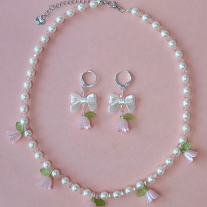 Set colier și cercei cu perle și lalele roz  - bijuterii - mărțișor - Artynos.ro