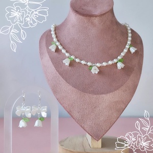 Set Puritas cu perle si lalele albe - Artynos.ro