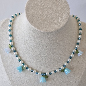 Colier Vis albastru cu fundițe și lalele albastre - bijuterii - mărțișor - Artynos.ro