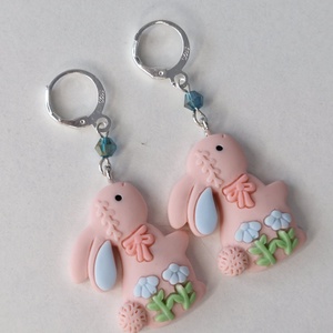 Cercei de Paște cu iepurași roz cu albastru - decor de sărbători - decorațiuni de paște - iepuraș de paște - Artynos.ro