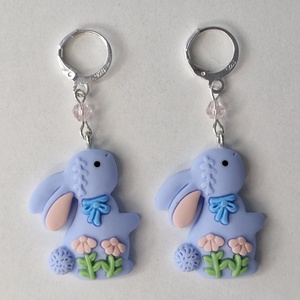 Cercei de Paște cu iepurași albastri - decor de sărbători - decorațiuni de paște - iepuraș de paște - Artynos.ro