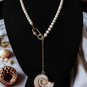 Colier perle rotunde naturale si melc aurit, Bijuterii, Coliere, Coliere de perle, Confecționarea bijuteriilor, ARTYNOS