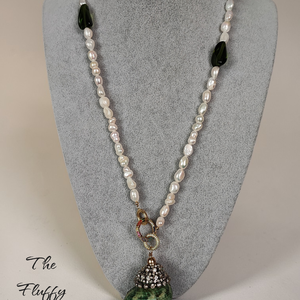 Colier perle de cultura cu pandantiv melc natural - bijuterii - coliere - coliere din perle - Artynos.ro