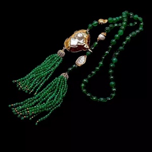 Colier lung, masiv din agate verzi si perle keshi - bijuterii - coliere - coliere din pietre semiprețioase - Artynos.ro