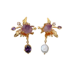 Cercei aurii cu ametist brut, perla naturala si cristale, Bijuterii, Cercei, Cercei din pietre semipretioase, Confectionarea bijuteriilor, ARTYNOS
