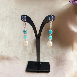 Cercei lungi cu sodalit,apatit, turcoaz si perle cultura - bijuterii - cercei - cercei din pietre semiprețioase - Artynos.ro