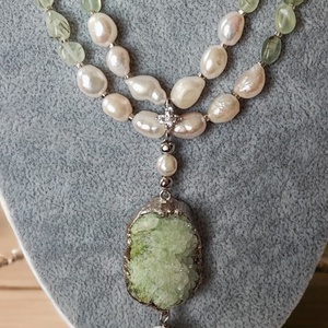 Colier unicat din perle, prehnit si cuart, Bijuterii, Coliere, Coliere din perle, Confectionarea bijuteriilor, ARTYNOS
