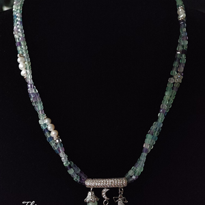 Colier finut la baza gatului din fluorit si perle de cultura - bijuterii - coliere - coliere din pietre semiprețioase - Artynos.ro