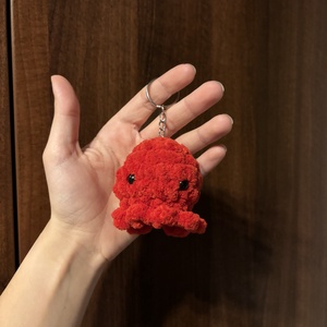 Breloc caracatita crosetata  - Artynos.ro