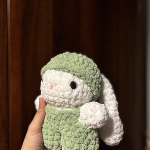 Iepuras de paste in salopeta - Artynos.ro