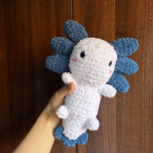 Axolotl crosetat, Jucarii si echipamente pentru copii, Plusuri, Figurine de plus, Crosetat, un plus realizat manual cu fir pufos ( alize velutto ) din poliester, umplut cu vatelina si ochisor..., ARTYNOS