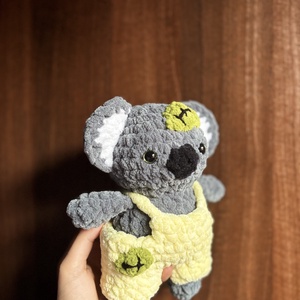 Kooki the Koala 🐨, Jucarii si echipamente pentru copii, Plusuri, Papusa crosetata, papusa de plus, Crosetat, 🐨 Koala crosetat handmade
Un plus adorabil, realizat manual din fir catifelat si extrem de moale la..., ARTYNOS