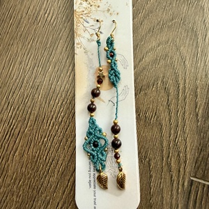 Cercei asimetrici Granat - bijuterii - cercei - cercei din pietre semiprețioase - Artynos.ro