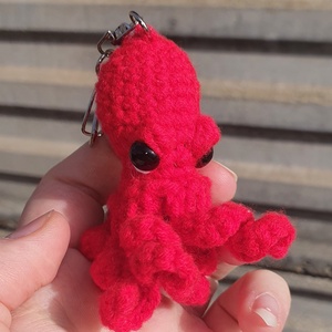 Caracatita Breloc Crosetat  - Artynos.ro