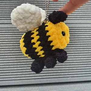 Albinuta de buzunar Breloc Crosetat - genți și portofele - accesorii genți - breloc - Artynos.ro