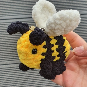 Albinuta de buzunar Breloc Crosetat - genți și portofele - accesorii genți - breloc - Artynos.ro