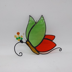 Fluture din sticlă Tiffany  Aripi de lumină pentru fereastra ta, Casă & Stil de viață, Accesorii pentru decorat casa, Decorațiuni de geam și decorațiuni de ușă , Decor ferestre și autocolant pentru geam, Artă de sticlă, ARTYNOS