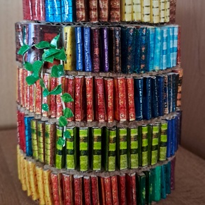 Könyvespolcos ceruzatartó - casă & stil de viață - produse de papetărie - suporturi de stilou și creioane - Artynos.ro