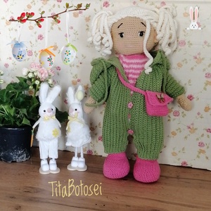 Papusa crosetata, jucărie crosetata, handmade, Cadou Craciun, cadou Paște, cadou fetite, cadou zi nastere - Artynos.ro