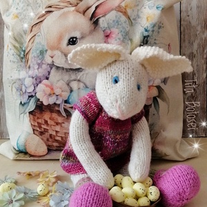 Iepuras tricotat, jucarie handmade, amigurumi, cadou Paste. - jucării și echipamente pentru copii - plușuri - iepure de pluș - Artynos.ro
