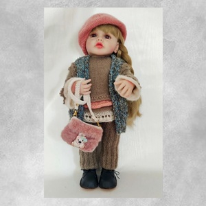 Papusa realista tip reborn 60 cm, cu hainute crosetate si accesorii unicat, Jucarii si echipamente pentru copii, Jucarii si accesorii pentru copii, Papusi de joaca, Crosetat, Altele, ARTYNOS