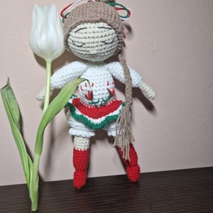 Păpușă fată maghiară - jucării și echipamente pentru copii - plușuri - păpușă croșetată, păpușă de pluș - Artynos.ro