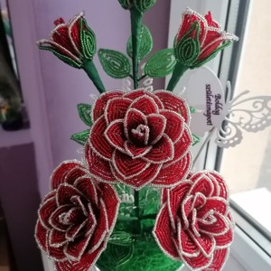 Trandafiri din perle - Artynos.ro